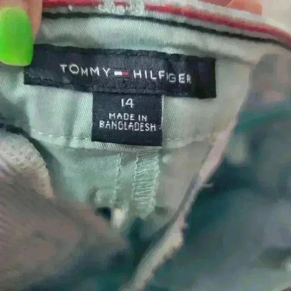 Tommy Hilfiger baby blue Khaki shorts. 5" classic stretch shorts. Size 14. - Picture 5 of 6